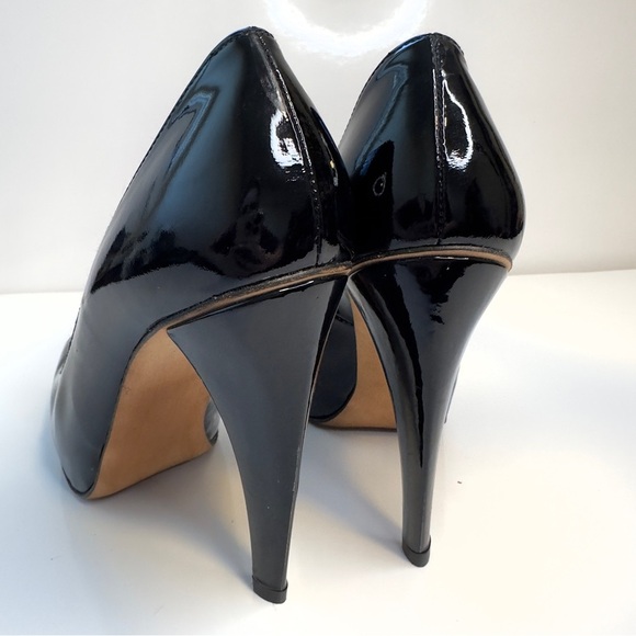 Like new! Stuart Weitzman Black Patent Platform Round Toe Pumps Size 6 - Picture 7 of 8